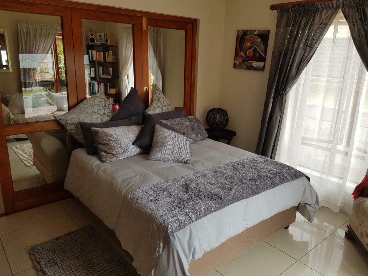 77 On Erica Apartment จอร์จ ภายนอก รูปภาพ
